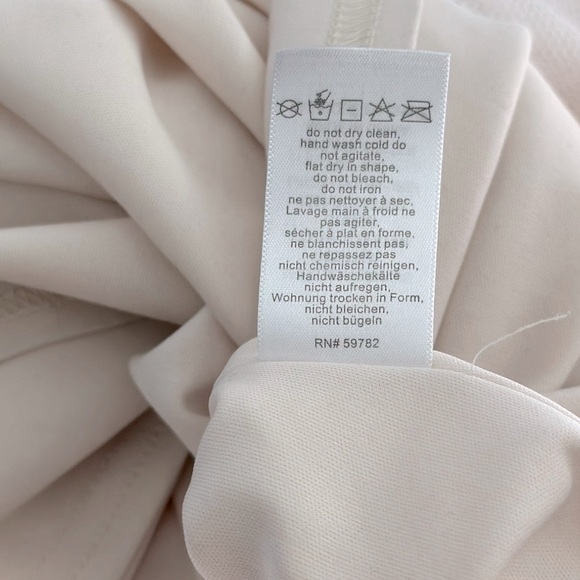 Hailey Logan by Adrianna Papell Ivory Dress NWT - Women’s Size 9/10 - Picture 8 of 8